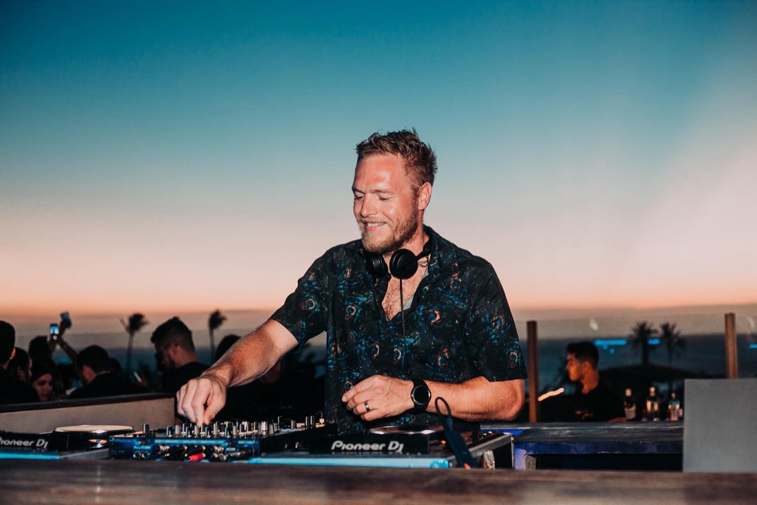 DJ